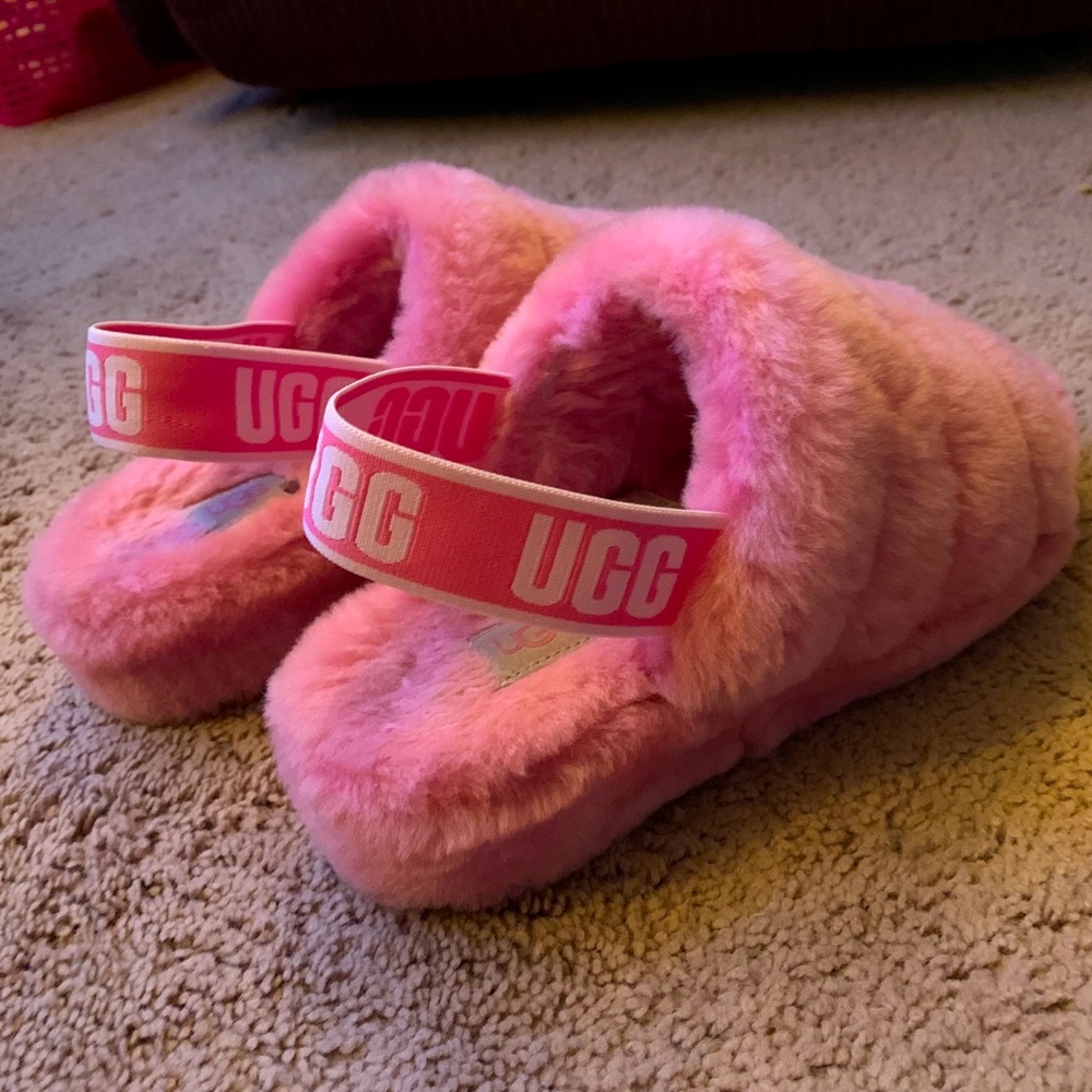 UGG FLUFF YEAH Pink slippers
